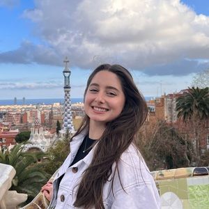 Meet your Posher, Elif